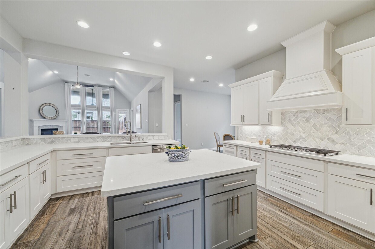 Foto principal - 16503 Whiteoak Canyon Dr