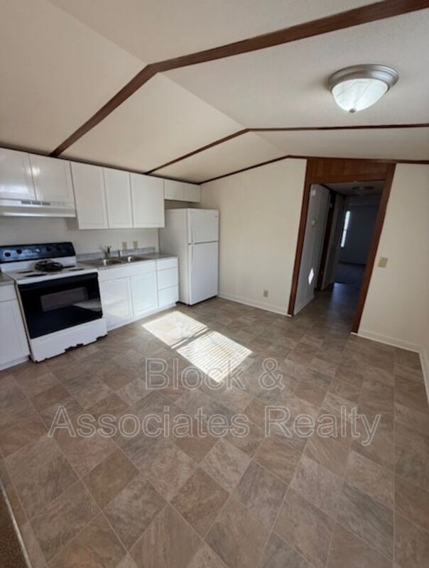 Foto del edificio - 608 Springdale Dr