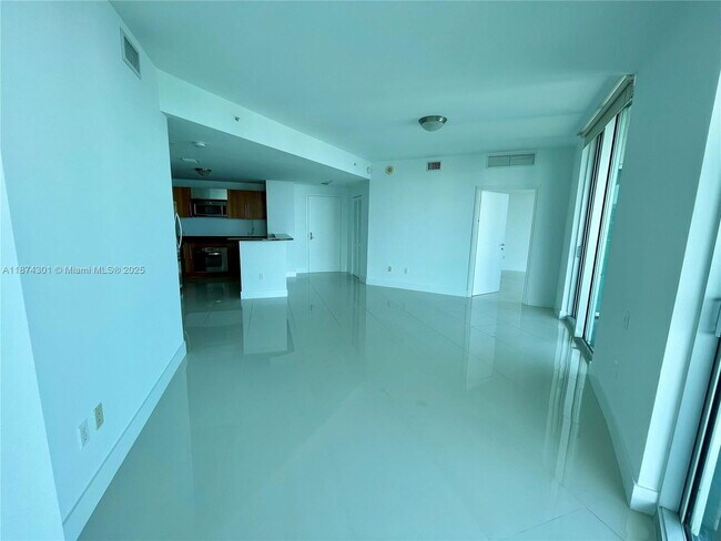 Photo - 300 S Biscayne Blvd Apartment