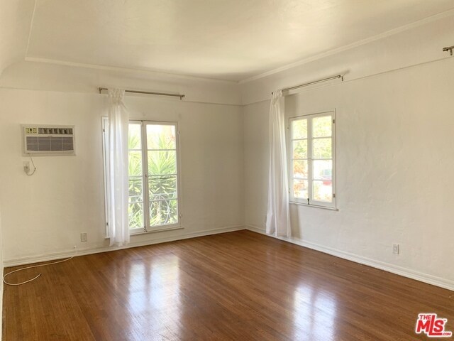Building Photo - 421 S Maple Dr