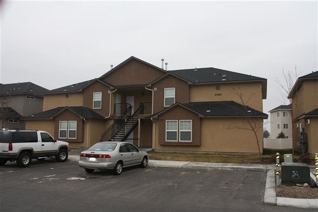 Building Photo - 1061 W Pine Ave