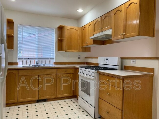 Building Photo - 1621 Harris Ave