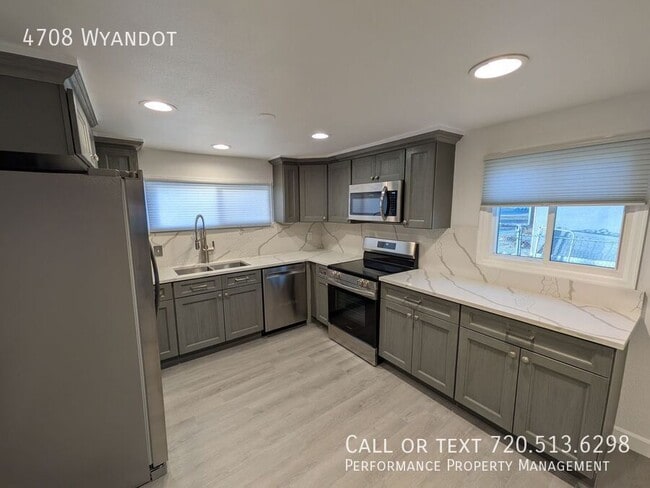 Building Photo - 4708 Wyandot St