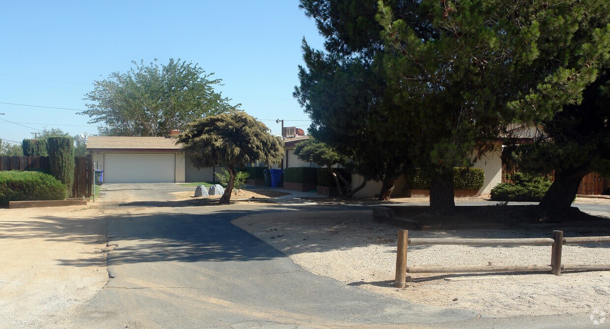 Primary Photo - 21166 Multnomah Rd