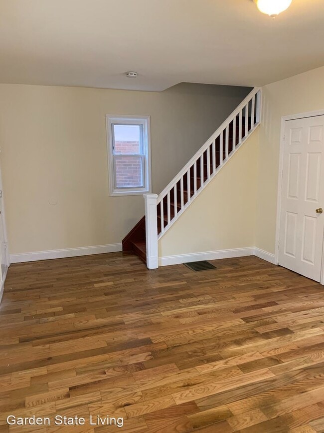 Building Photo - 3 br, 1 bath House - 91 Willoughby Street