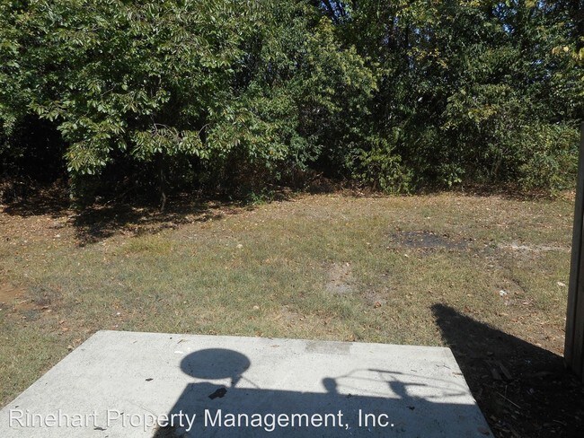 Building Photo - 2 br, 1 bath House - 1074 B Pecan Circle