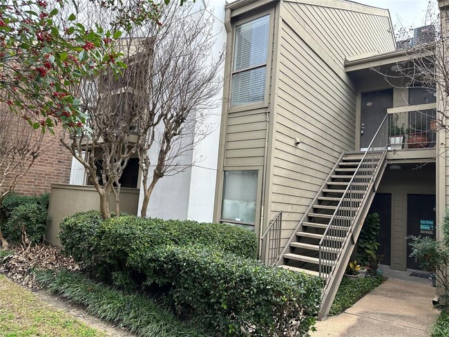 Building Photo - 10053 Westpark Dr