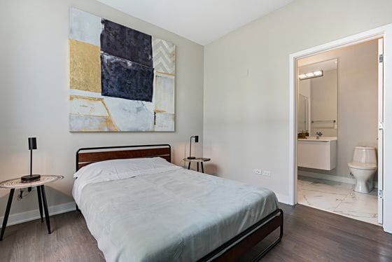 Foto del edificio - 2450 W Armitage Ave