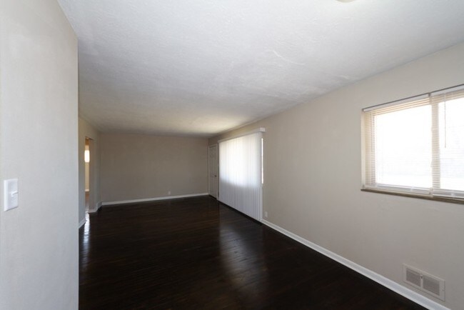 Foto del edificio - 5618 E 40th St