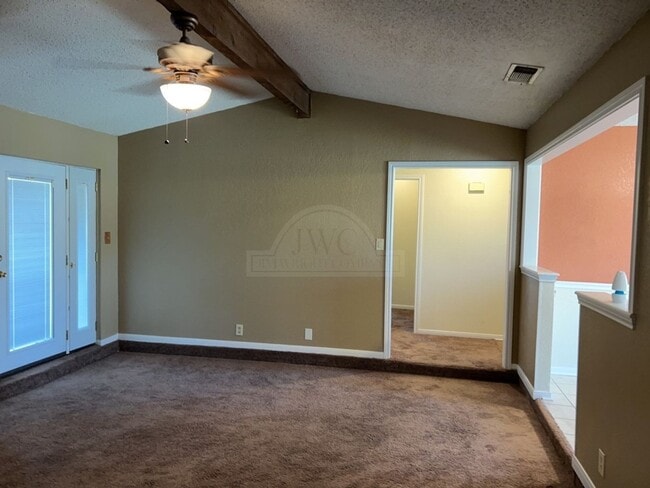 Building Photo - 2733 Phyllis Dr