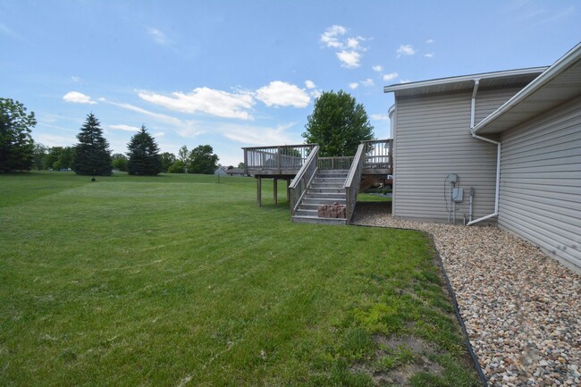 Building Photo - Gorgeous 5BR 2BATH Home Available For Rent!