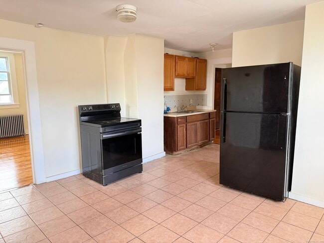 Building Photo - 39 Annawan St