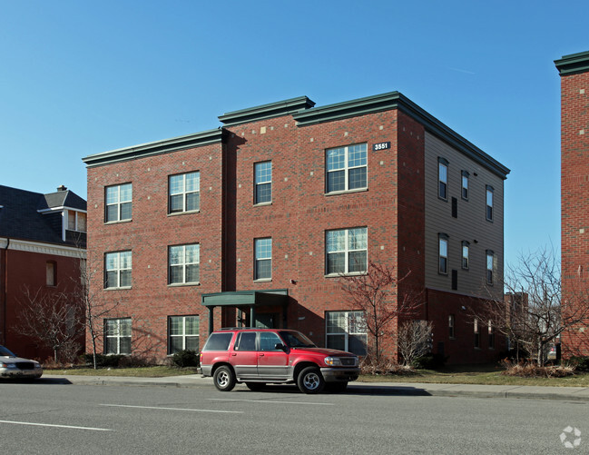 Building Photo - Brainard Street Apartments