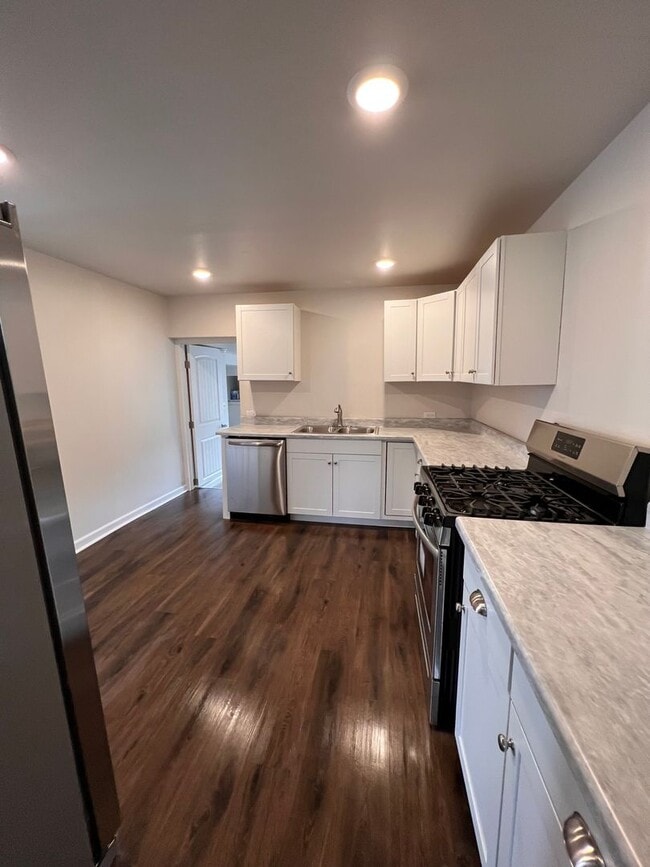 Building Photo - Charming 3 bedroom home for Rent