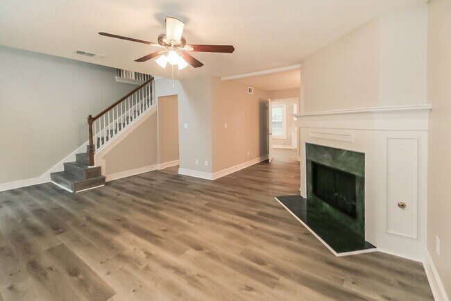 Foto del edificio - 17 Arbor Cove Dr