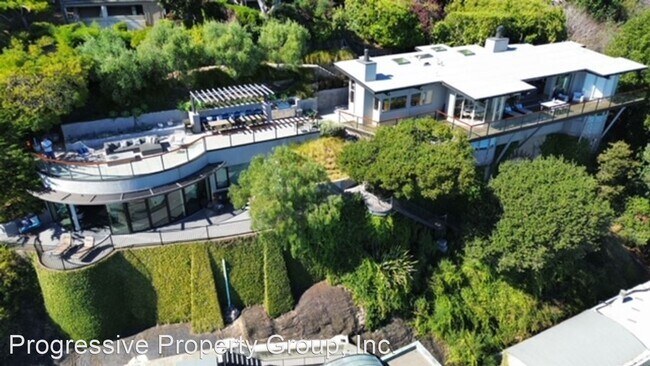 Foto del edificio - 5 br, 4.5 bath House - 60 Atwood Avenue
