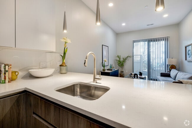 1BR, 1BA, Den - 760SF - Kitchen - ENNEA