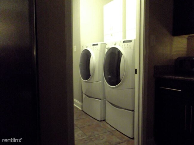 Foto del edificio - 4 br, 2.5 bath House - 409 Country Club Blvd