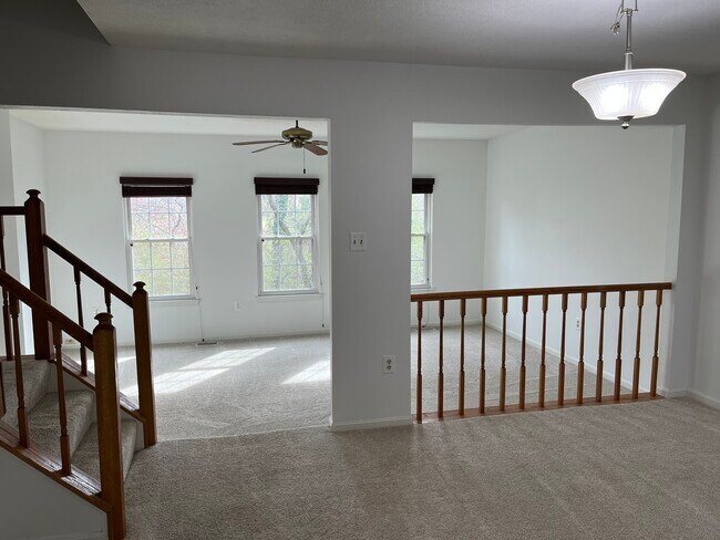Building Photo - 5779 Heritage Hill Dr