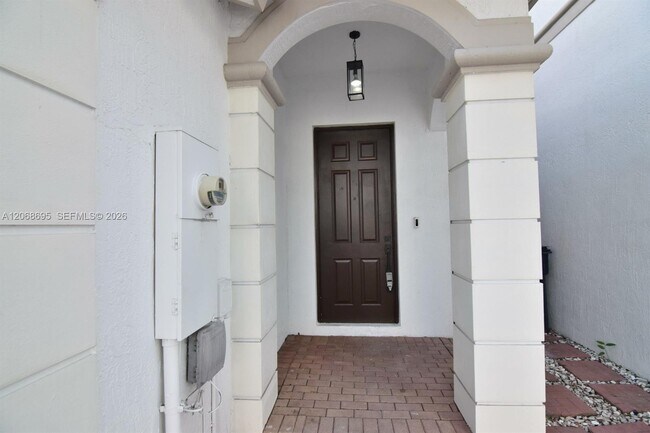Foto del edificio - 7855 NW 110th Ave