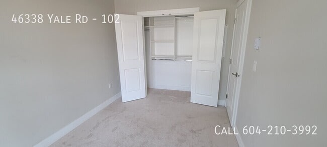 Building Photo - Townhouse In Yaletown Living