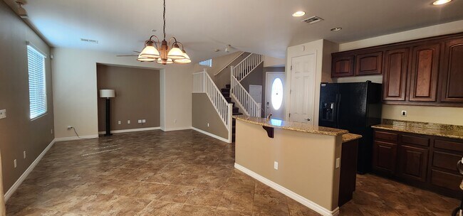 Building Photo - 933 Ambrosia Dr