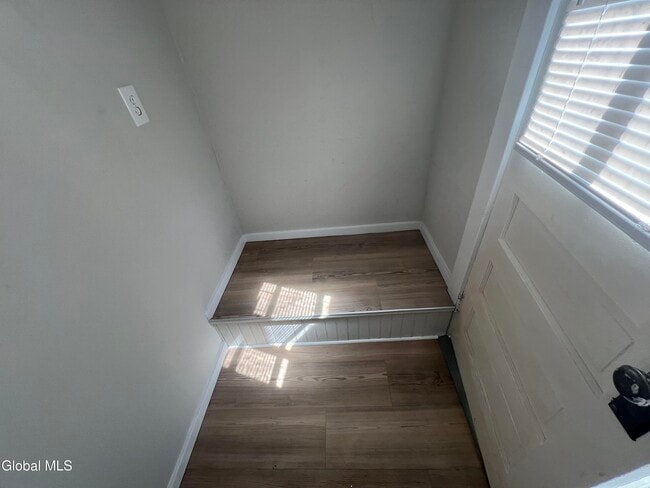 Foto del edificio - 1084 Wendell Ave