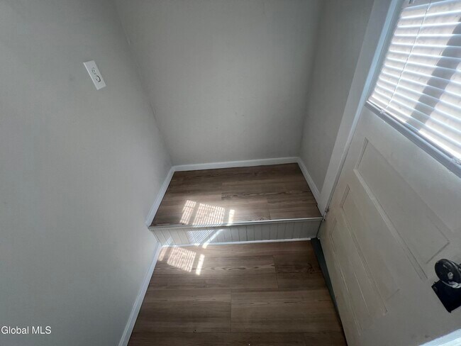 Foto del edificio - 1086 Wendell Ave