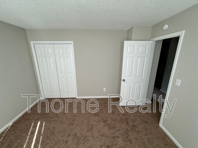 Building Photo - 1603 Longview Ave