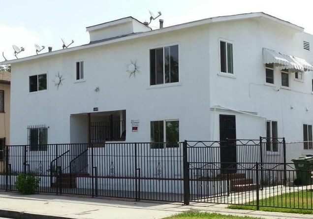 Primary Photo - 1304 Amalia Ave