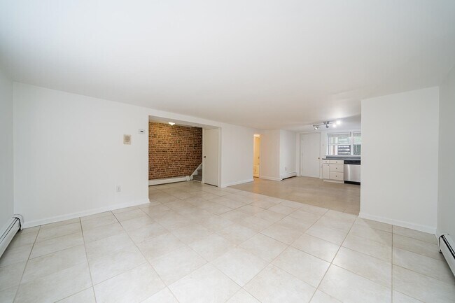 Building Photo - 326 Park Ave
