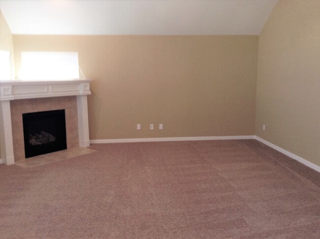 Building Photo - 1245 Barrington Dr