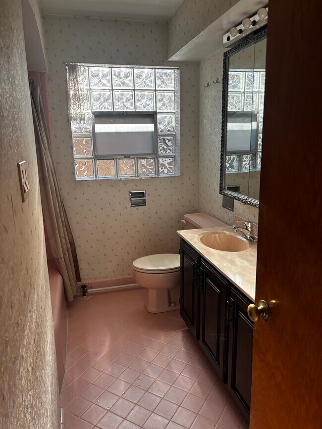Foto del edificio - 5428 W Sunnyside Ave