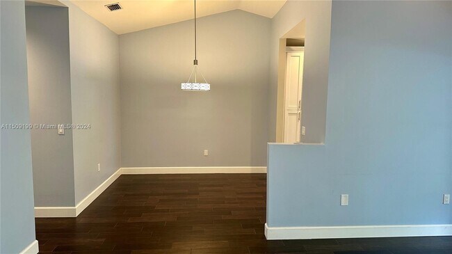 Building Photo - 16340 Malibu Dr