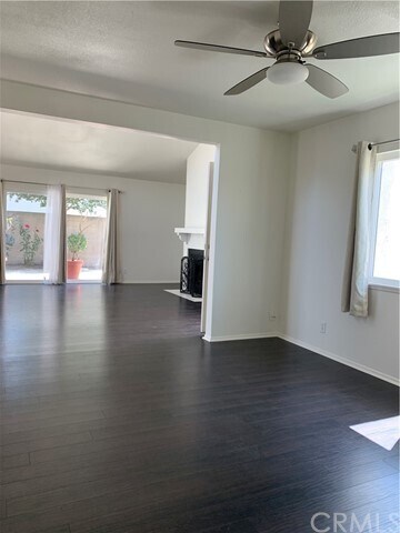 Foto del edificio - 2395 N River Trail Rd