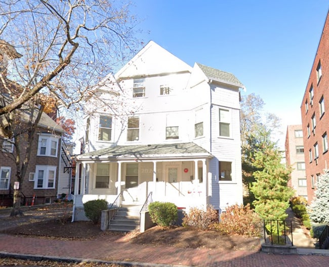 Building Photo - 381 Harvard St