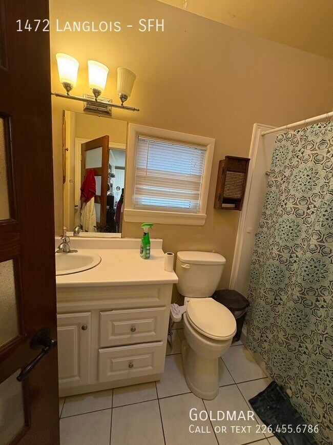 Photo du bâtiment - Single Family Home right off Ottawa Street