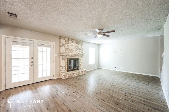 Building Photo - 4707 Pebble Glen