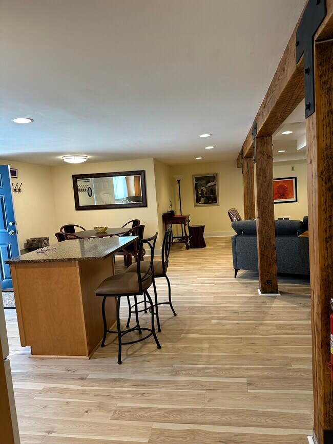 Foto del edificio - 11504 6th Ave NW