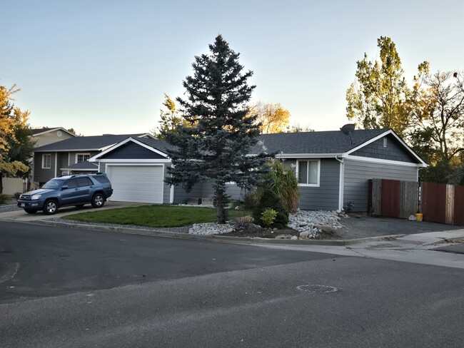 Corner Lot w_RV Parking - 8731 Field Way