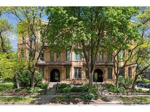 Building Photo - 561 Laurel Ave