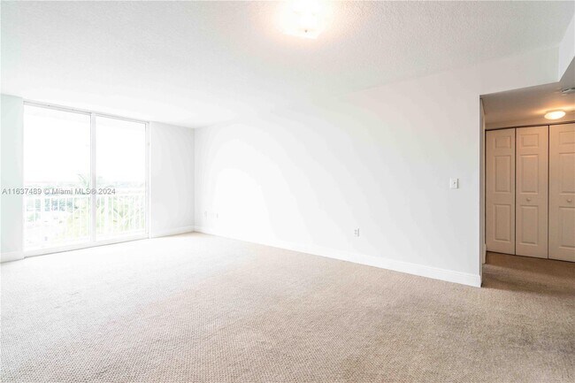 Foto del edificio - 3000 Coral Wy