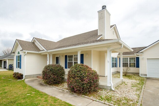 Building Photo - Luxurious 3 Bed/2 Bath Home with Modern Am...