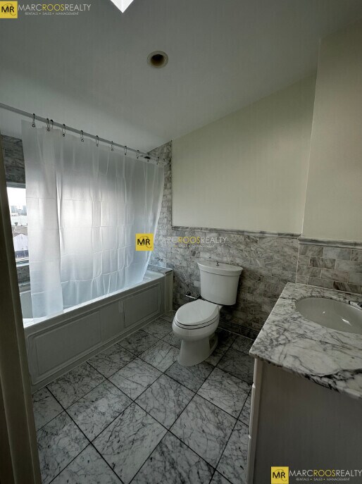 Foto del edificio - 239 Webster St