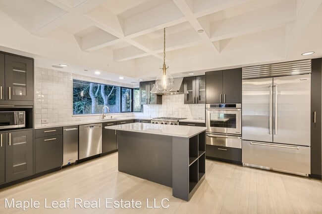 Building Photo - 4 br, 3.5 bath House - 3240 Evergreen Poin...