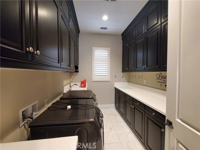 Building Photo - 2498 Santa Paula Dr