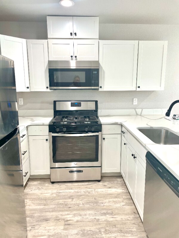 Foto del edificio - 14507 Periwinkle Dr