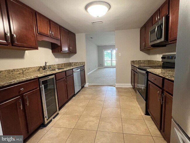 Building Photo - 14334 Pennington Ct