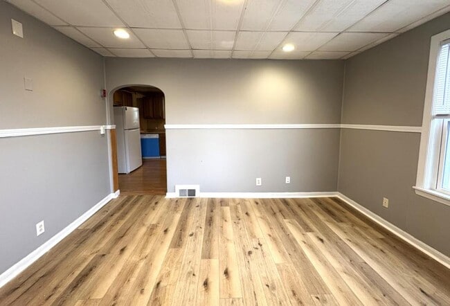 Building Photo - 7 Howe St