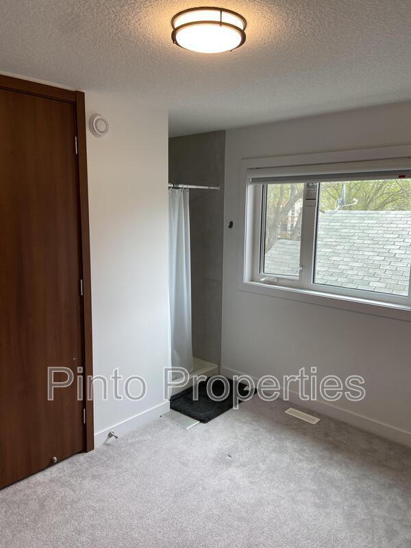 Building Photo - 10813-10885 85 Ave